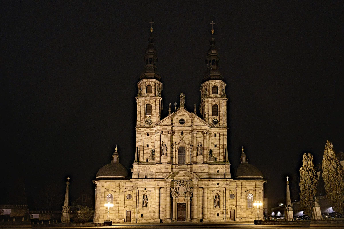 dom fulda am abend